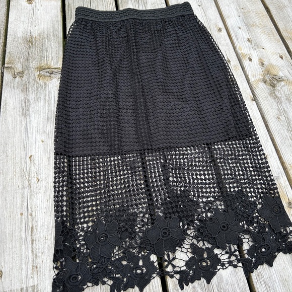 Forever 21⎪Black Knee Crochet Skirt - Picture 2 of 6